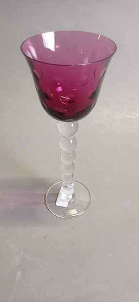 SAINT-LOUIS. 

Verre à vin blanc en cristal...