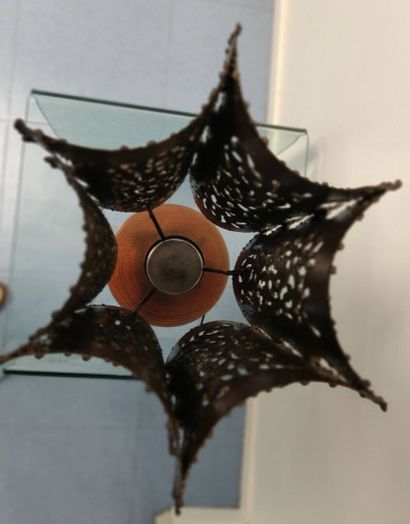 ACCOLAY.

Lampe en céramique brune. Abat...