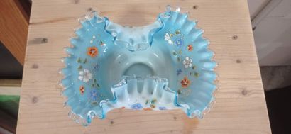 Vide-poche en verre émaillé. 

Le col ourlet...