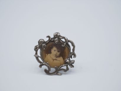 Petite broche/médaillon en argent Art Nouveau...