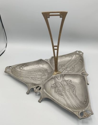 Lustre en verre et métal chromé. 

A vue:...