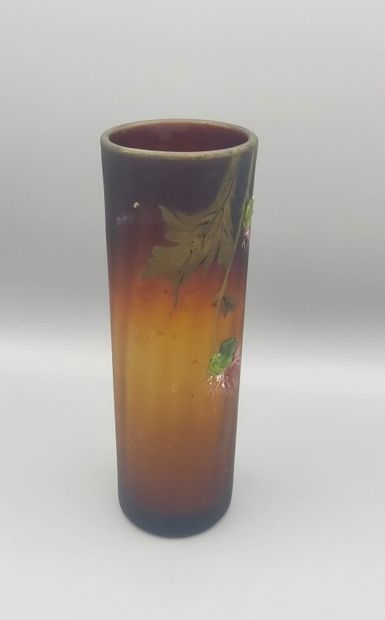 Vase circulaire en verre marmoréen à décor...