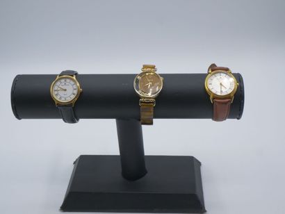 Lot montres en métal doré. Cadran circulaire....