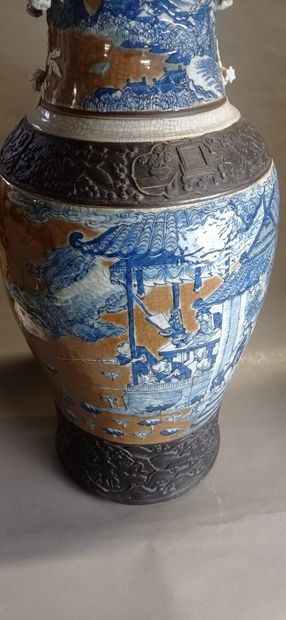 NANKIN

Paire d'importants vases balustres...