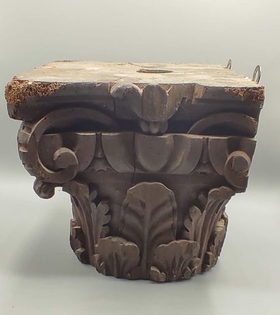 Chapiteau de colonne corinthienne en bois...