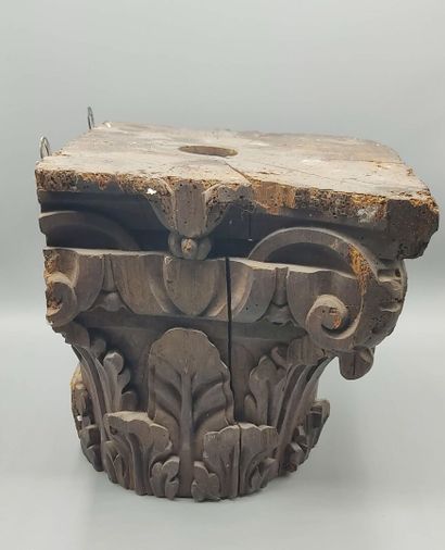 Chapiteau de colonne corinthienne en bois...