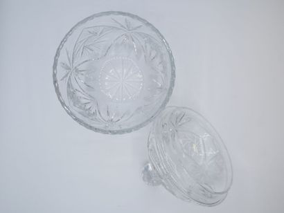 Pot à biscuits / Bonbonnière en cristal taillé....