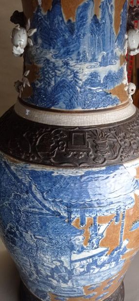 NANKIN

Paire d'importants vases balustres...