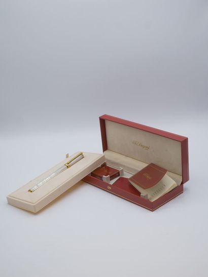 Stylo plume en métal argenté blanc et doré...