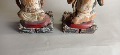CHINE

Paire de sujets en bois sculpté et...
