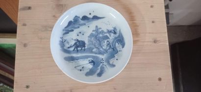 *
CHINE

Coupe en porcelaine bleue et blanche...