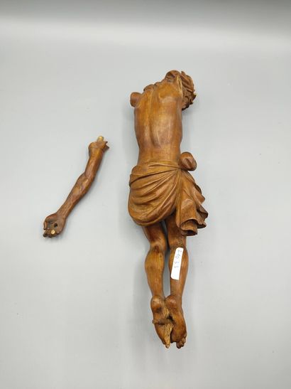 Christ en bois sculpté.

Manques et accidents.

XVIIIè...