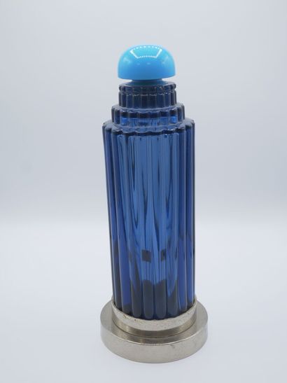 WORTH, je reviens.

Grand flacon de parfum...