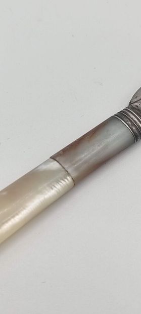 Couteau d'époque fin XVIIIème en état , manche...