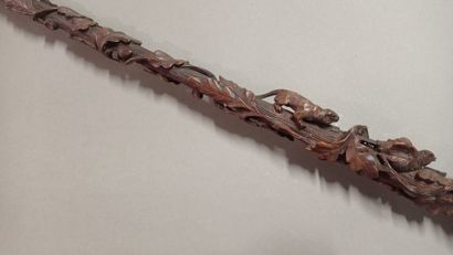 Pipe en bois sculpté.

Le fût orné d'une...