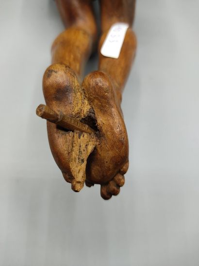 Christ en bois sculpté.

Manques et accidents.

XVIIIè...