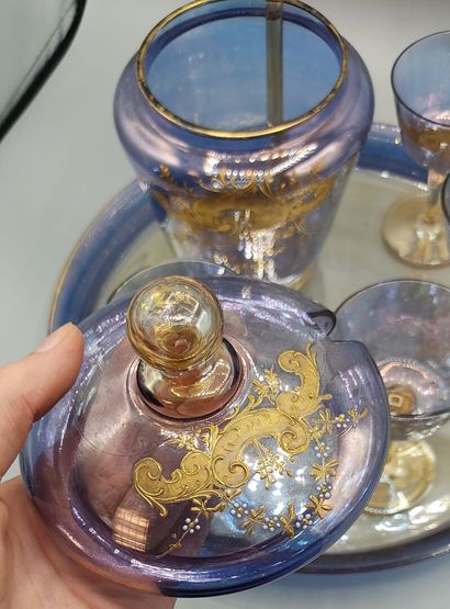 Service à punch en verre de couleur violine...