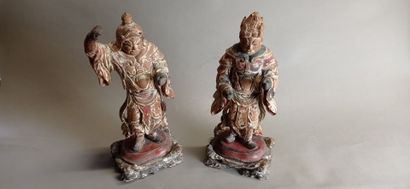 CHINE

Paire de sujets en bois sculpté et...