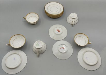 LIMOGES, France.

Partie de service dépareillé...