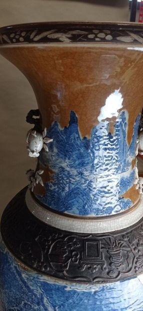 NANKIN

Paire d'importants vases balustres...
