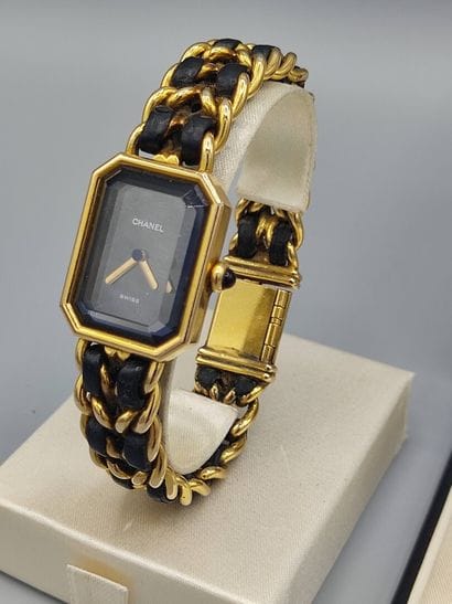 CHANEL

Montre modèle 