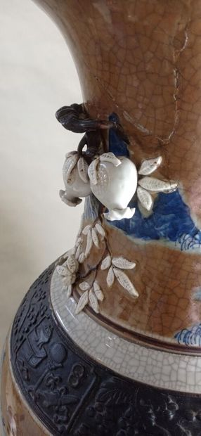 NANKIN

Paire d'importants vases balustres...
