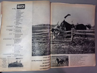 Manette comprenant:

- Un lot de livre (Tintin...