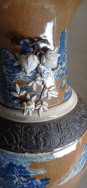 NANKIN

Paire d'importants vases balustres...
