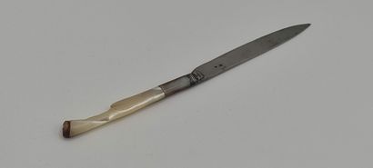 Couteau d'époque fin XVIIIème en état , manche...
