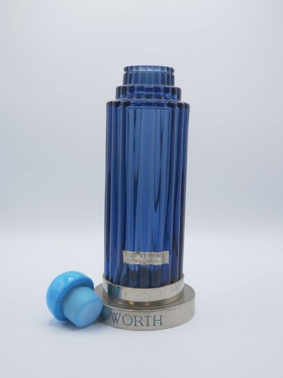 WORTH, je reviens.

Grand flacon de parfum...