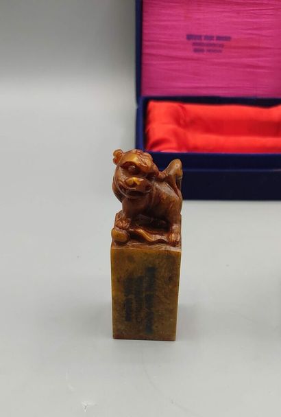 CHINE.

Paire de sceaux en pierre dure dans...