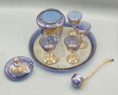 Service à punch en verre de couleur violine...