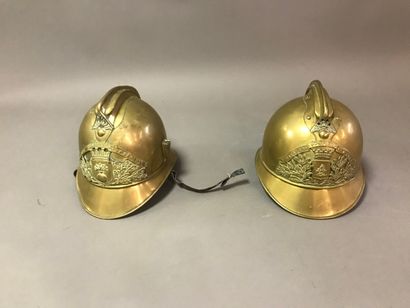 2 casques de pompiers en laiton (Saveuse...