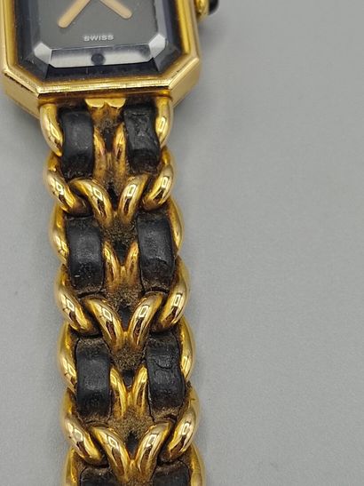 CHANEL

Montre modèle 