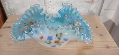 Vide-poche en verre émaillé. 

Le col ourlet...