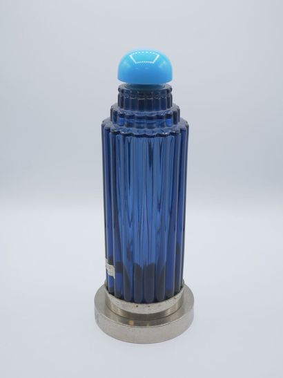 WORTH, je reviens.

Grand flacon de parfum...