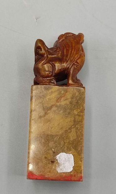 CHINE.

Paire de sceaux en pierre dure dans...