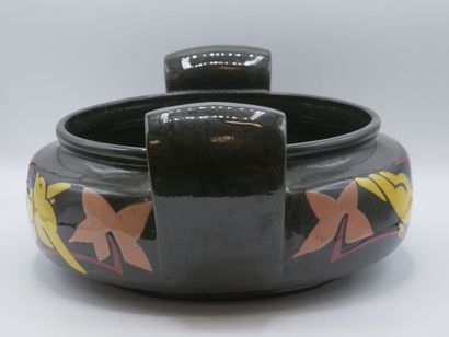 Simone LARRIEU (1912-1996).

Coupe en céramique...