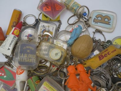 Lot de porte-clefs publicitaires:

Schell,...