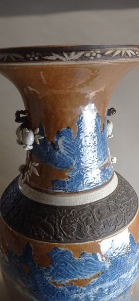 NANKIN

Paire d'importants vases balustres...
