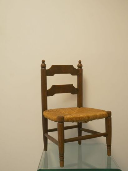 Chaise d'enfant bois tourné, assise en osier...