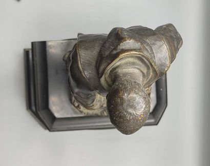 Pendule en bronze, marbre noir et marbre...