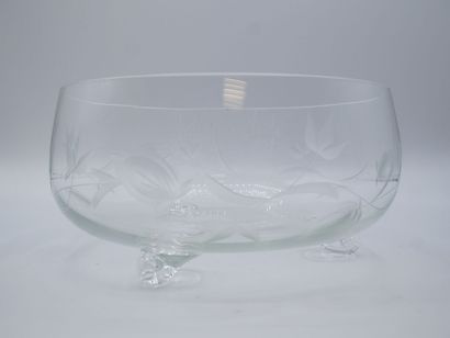 Présentoir / Coupe en cristal reposant sur...