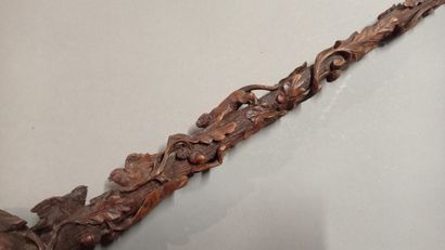 Pipe en bois sculpté.

Le fût orné d'une...