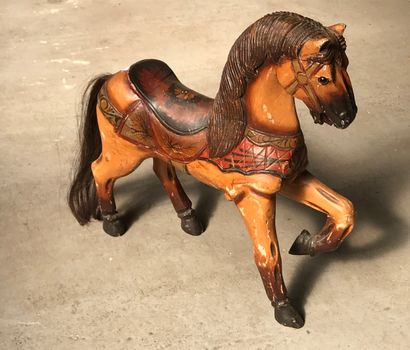 Reproduction d'un cheval de manège en bois...