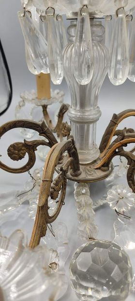 Petit lustre à cinq bras de lumières en métal...