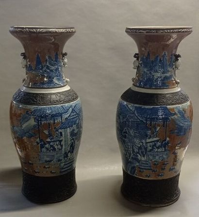 NANKIN

Paire d'importants vases balustres...