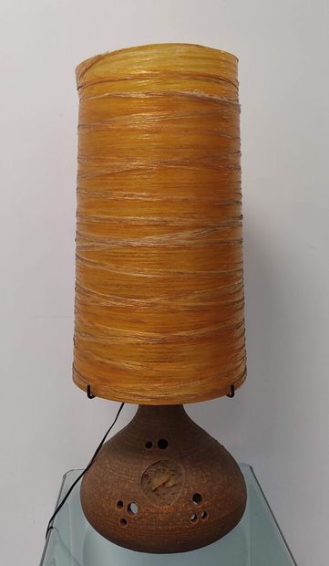 ACCOLAY.

Lampe en céramique brune à décor...