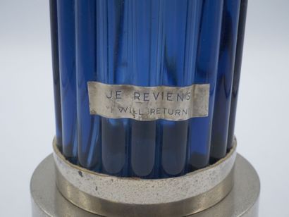WORTH, je reviens.

Grand flacon de parfum...