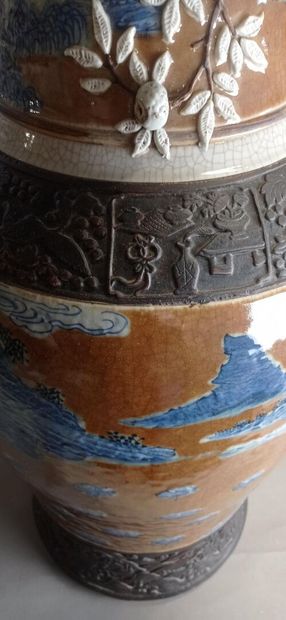 NANKIN

Paire d'importants vases balustres...